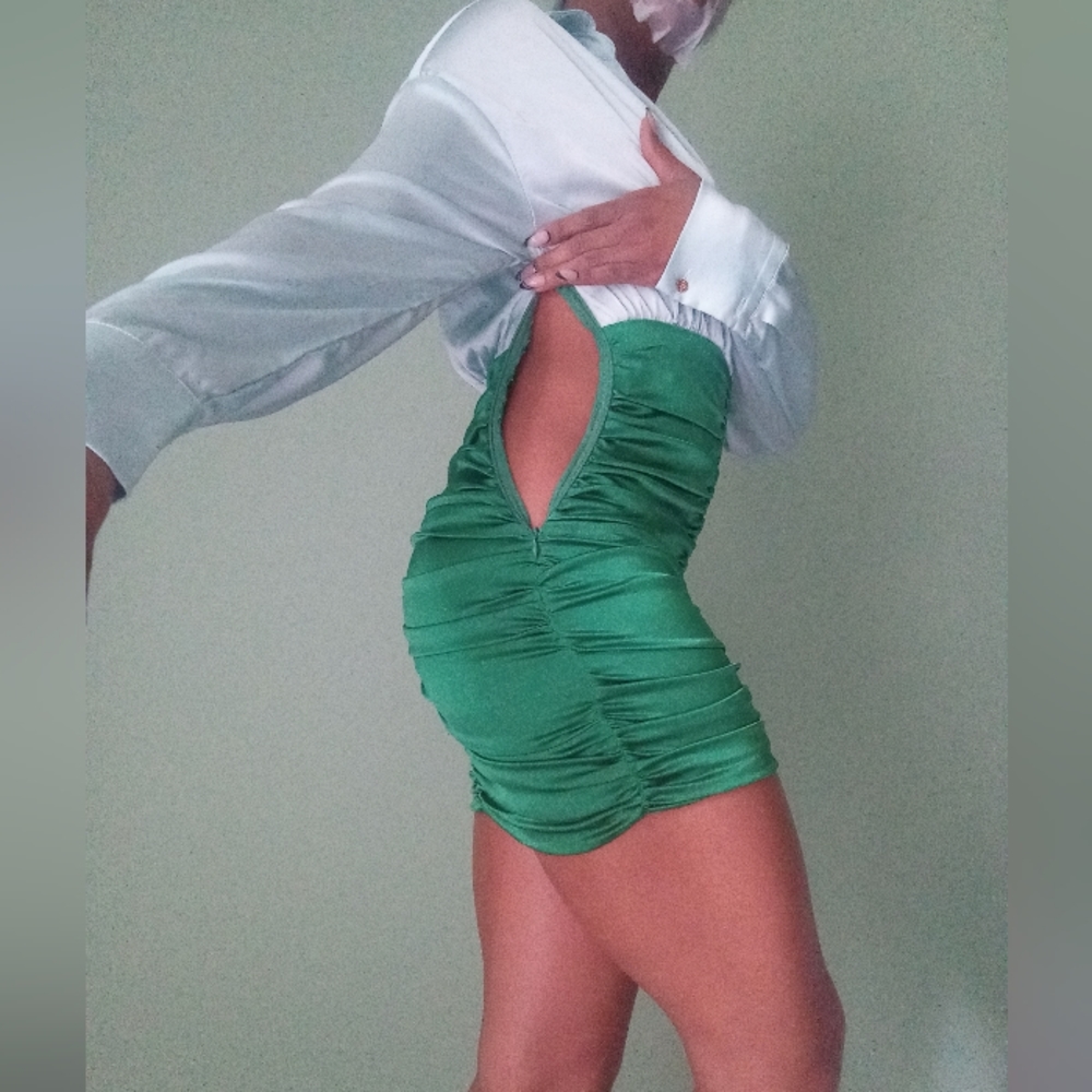 Women's green SHEIN Two Tone Ruched Bodycon Dress - Picture 2 of 15